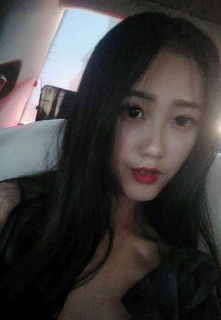 美女直播间热舞视频 能在线点舞的直播间——依芍4