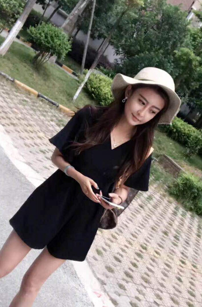 美女直播间在线视频 气质主播只等你来撩——南潇潇5
