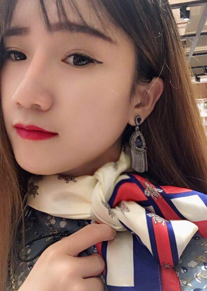 视频聊天室网站 跟美女视频的聊天室——小菲儿1