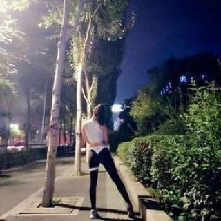 美女直播间热舞视频 想欣赏那个舞蹈还能点播——芦苇5