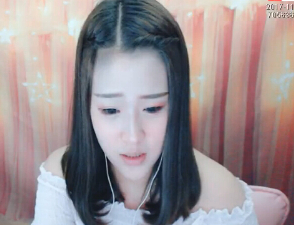 给你开心的美女直播间 会唱歌还会打游戏的美女——夏天1