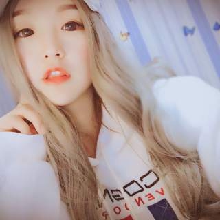 美女直播间的小污女 只会努力唱歌不会污的美女主播——陈小污4