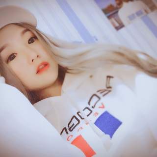 美女直播间的小污女 只会努力唱歌不会污的美女主播——陈小污5