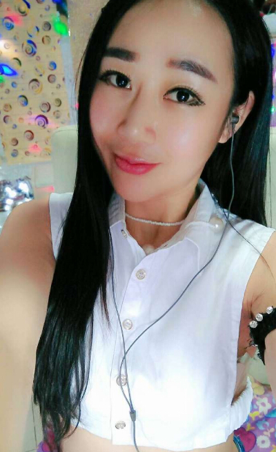 视频直播间聊天室 跟美女主播聊天的网站——露露2
