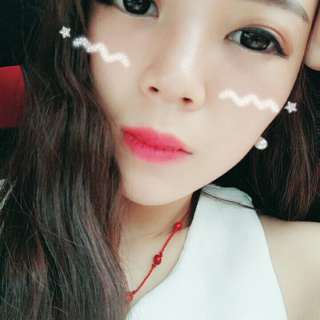 视频聊天室网站 认真聊天的美女聊天室——美儿4