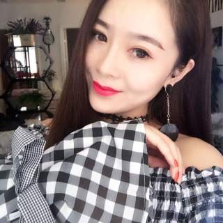 美女直播间视频聊天室 只跟美女视频聊天——寳馨3