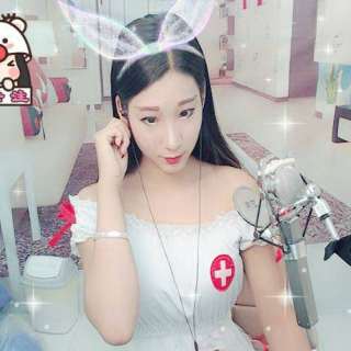 美女秀场直播间 想要有人来疼的主播——柠檬2
