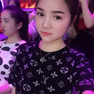美女直播间在线 为你用心唱歌的主播——小芹菜3