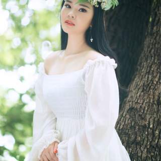 秀色秀场美女直播间 会喊麦还会唱歌的美女——云云2