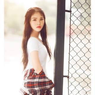 秀色秀场美女直播间 会喊麦还会唱歌的美女——云云5