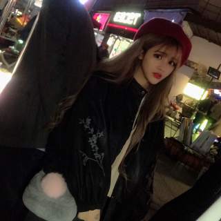 秀色直播间美女和观众互喷 主播说这都是缘分——HF5