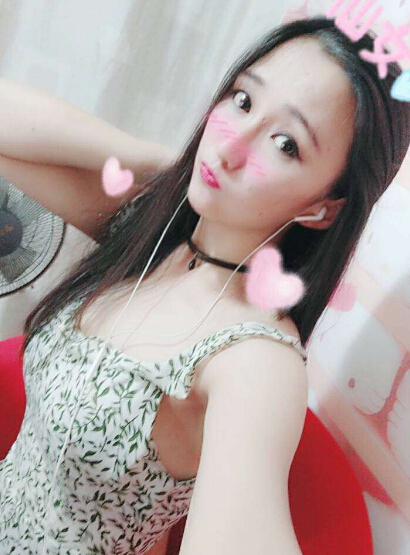 美女直播间视频撒娇 我这么可爱你怎么忍心怼我——小可爱1