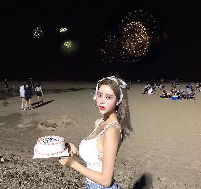 秀色直播间美女星闻 pgone的李小璐惊现直播间2