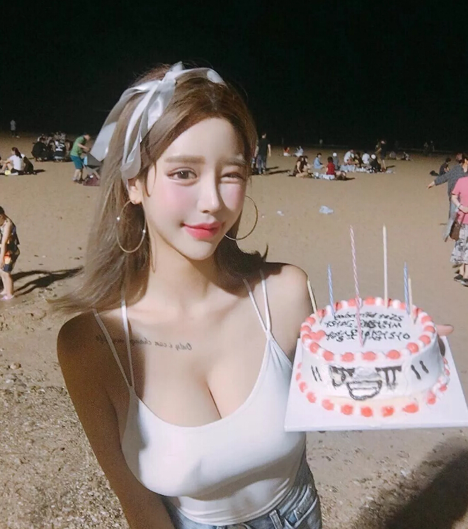 秀色直播间美女星闻 pgone的李小璐惊现直播间3