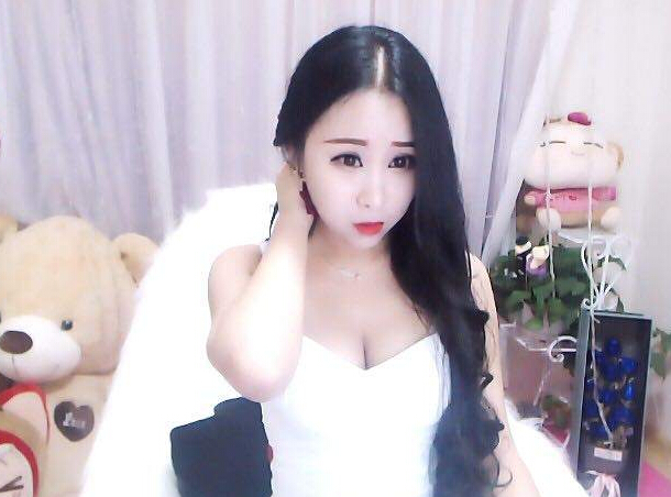 美女直播间在线 喜欢凑热闹的主播——念念3