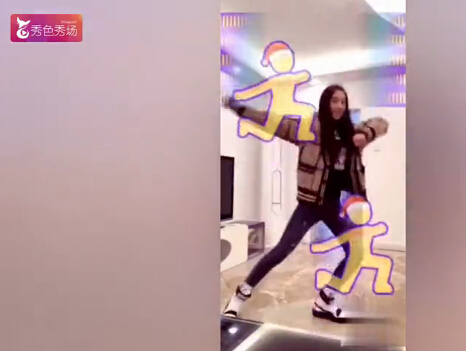 秀色美女主播 王者尬舞大钰儿和尬舞机之间的较量