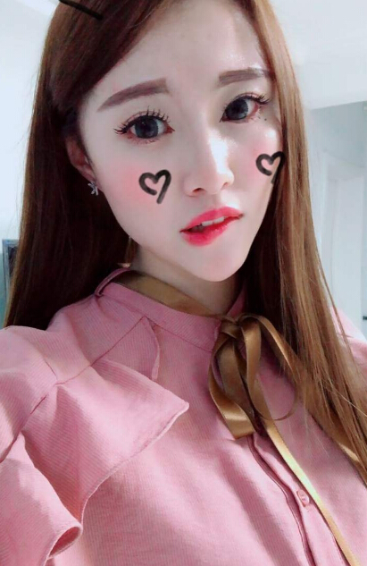 美女主播视频在线 中午没播观众来找茬——奶糖1