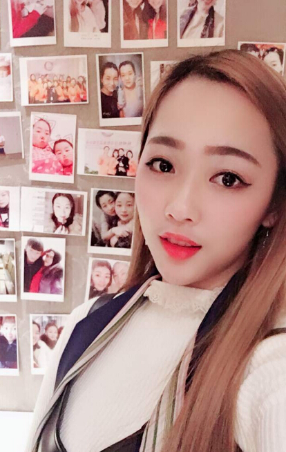 美女直播间新主播 玩游戏比观众还紧张——雨萱1