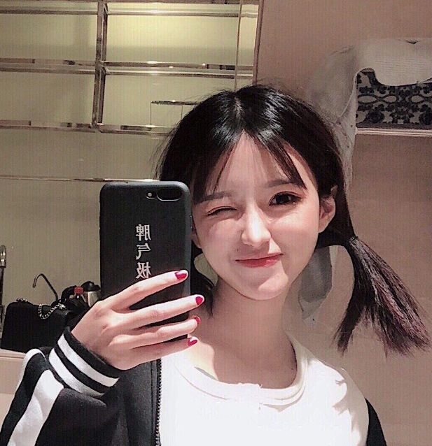 李小璐带女儿日本游玩 秀色直播间李小璐改名小猪2