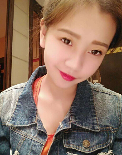 赛琳娜出海照被批胖 秀色直播间告诉你肉感更美5