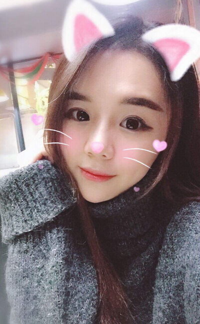 辣妈张梓琳携女儿庆生 连秀色直播间美女都服气的女星5