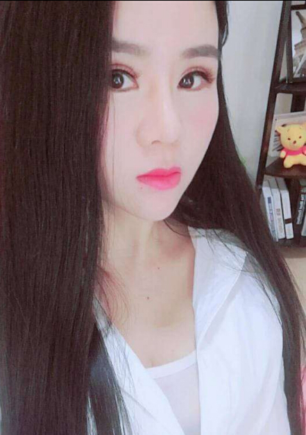 偶遇刘强东夫妇甜蜜恩爱 秀色直播间美女主播大呼吃狗粮1
