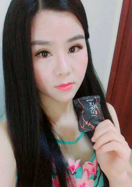 偶遇刘强东夫妇甜蜜恩爱 秀色直播间美女主播大呼吃狗粮4