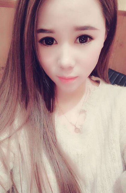 范冰冰头等舱中做美容保养 秀色直播间美女来围观5