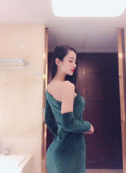 莫小贝王莎莎突晒婚纱照 秀色直播间美女惊呆2