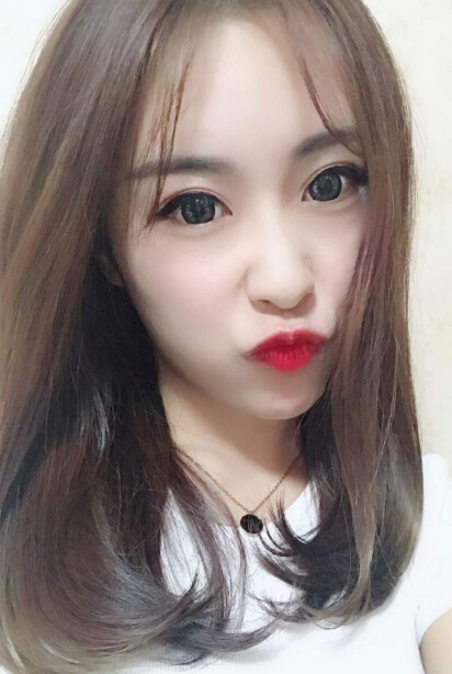 关颖愚人节宣布怀三胎 生完娃还能跟美女主播媲美2