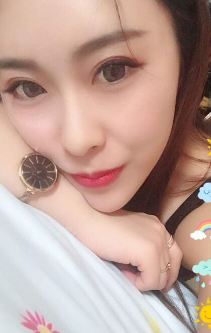 关颖愚人节宣布怀三胎 生完娃还能跟美女主播媲美3