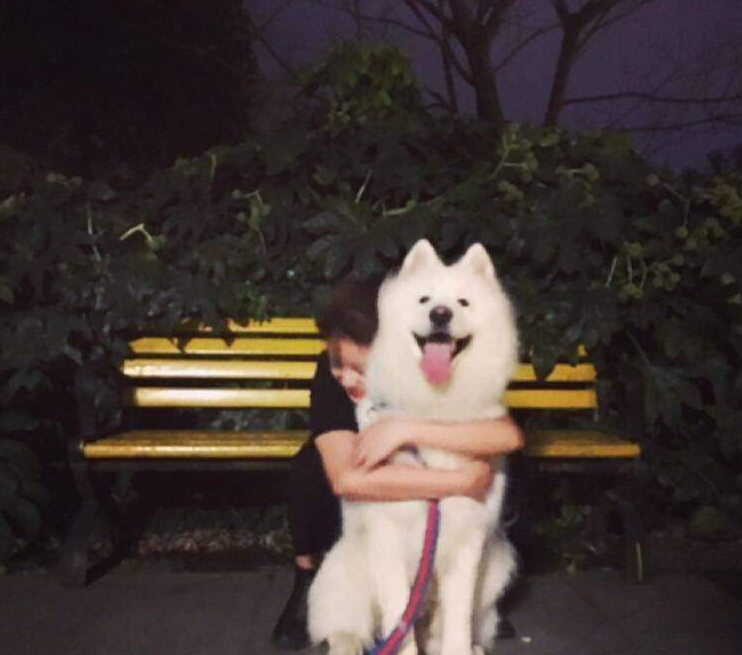 网友偶遇江疏影网吧开黑 秀色直播间也有许多网瘾少女4