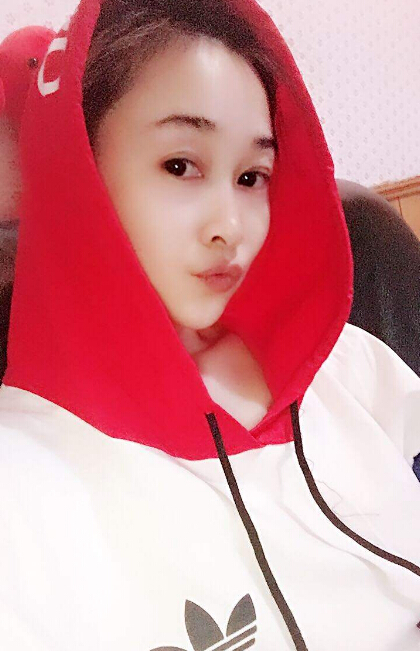 鹿晗微博晒自拍 秀色直播间美女发现狗粮1