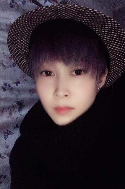 鹿晗微博晒自拍 秀色直播间美女发现狗粮3