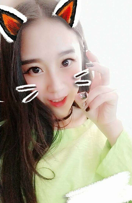 吴昕机场造型被嘲 打扮土气跟美女主播不能比1