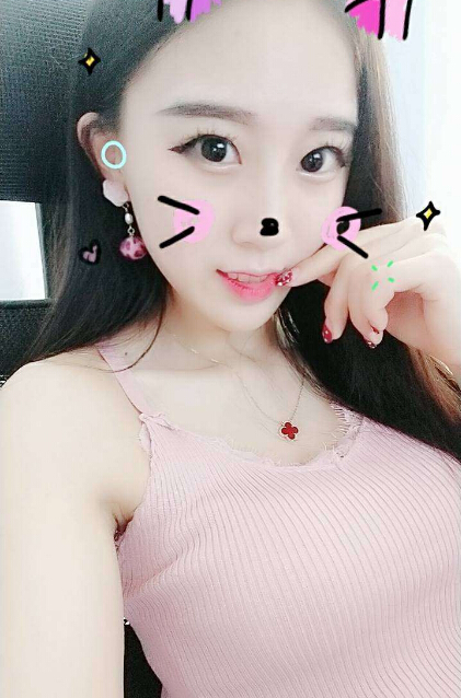 吴昕机场造型被嘲 打扮土气跟美女主播不能比2