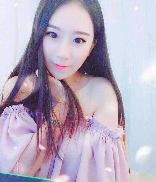 吴昕机场造型被嘲 打扮土气跟美女主播不能比5