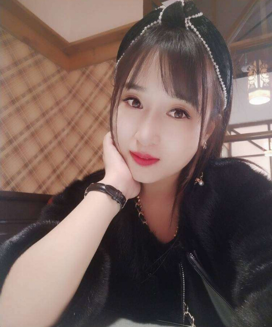 刘荷娜近照曝光 中年的夏之星不比美女主播1