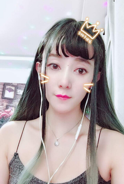 美女主播收徒标准曝光 直播间生日会向神灯许个愿望7