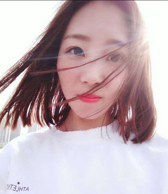 手机维修店女老板当众热舞 美女主播感叹太拼2