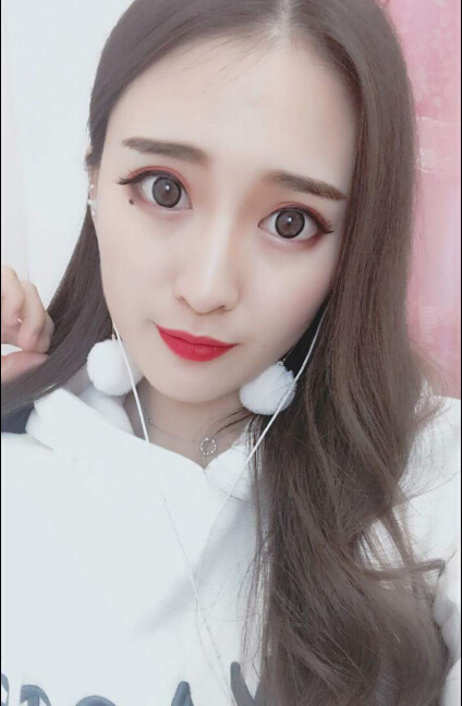 美女直播间主播大哥双升 主播房间里有魔咒1