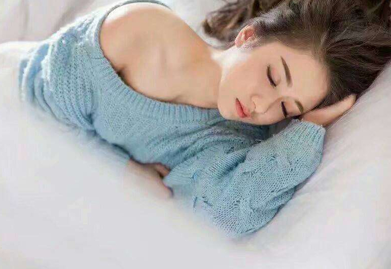 隆诗夫妇罕见自拍发糖 刘诗诗这点让美女主播羡慕2