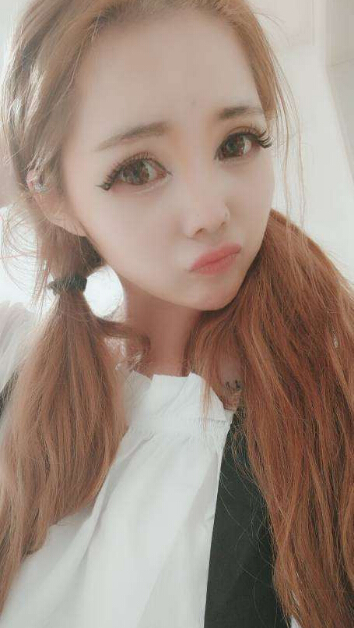 美国女孩狠揍猥琐男 美女主播为她鼓掌1