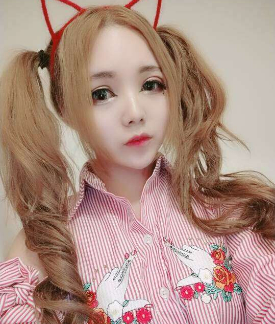美国女孩狠揍猥琐男 美女主播为她鼓掌3