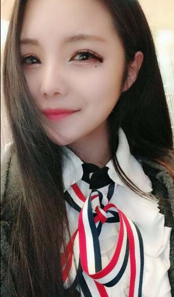 美国女孩狠揍猥琐男 美女主播为她鼓掌4