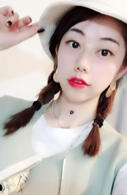 张檬向刘雨欣道歉 张檬整容成美女主播热门话题1