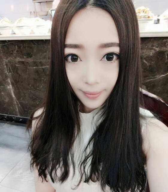 美女主播升冠迅速全靠他 秀色再出北影女主播1