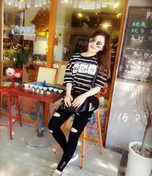 暮光女光脚走红毯 美女主播称赞她的做法1