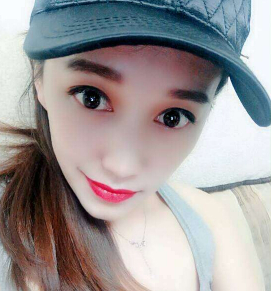暮光女光脚走红毯 美女主播称赞她的做法2