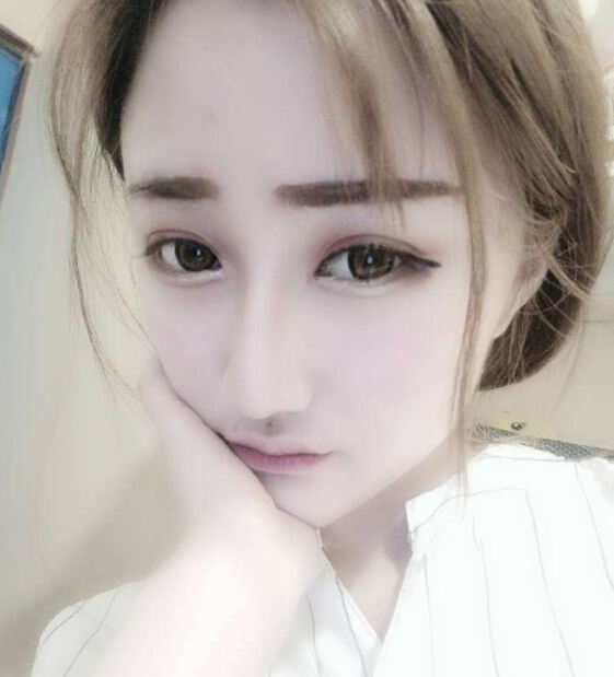 暮光女光脚走红毯 美女主播称赞她的做法4
